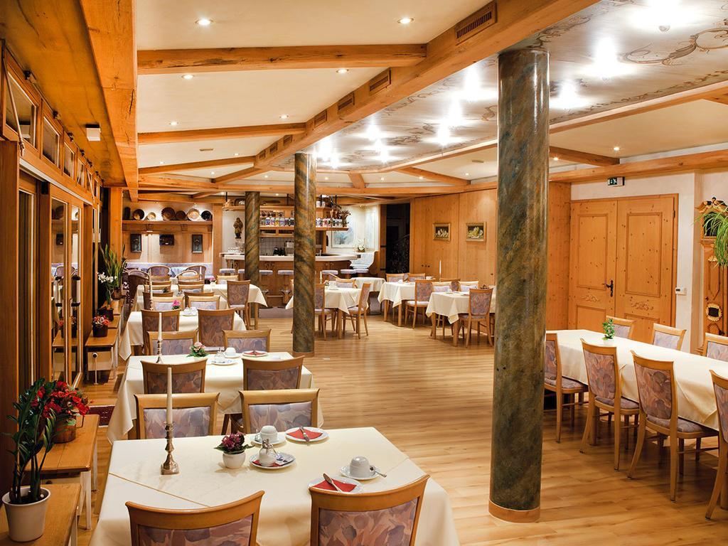 Hotel Kreuz Gaestehaus Und Lauchertbar Mit Terrasse Gammertingen Esterno foto